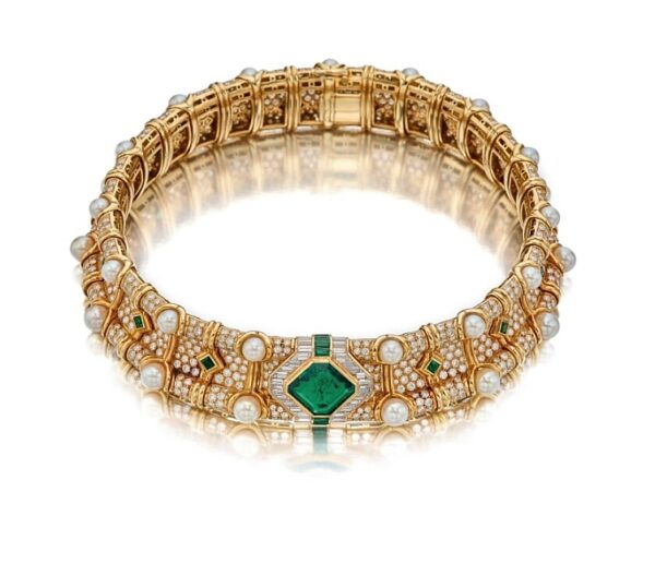 A choker necklace, a gift from Francis Sinatra to his wife, Barbara A choker necklace, a gift from Francis Sinatra to his wife, Barbara