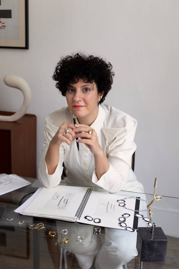 Aysa Ozbank Taskan is an architect and a jeweler in one person. Aysa Ozbank Taskan is an architect and a jeweler in one person.