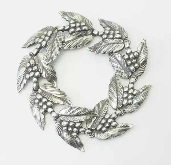 Carl Ruopoli grape wine berries leaves sterling silver floral vintage bracelet.