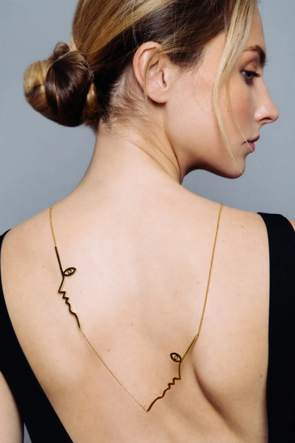 Dina pendant from the Curves and Personas collection. Dina pendant from the Curves and Personas collection.