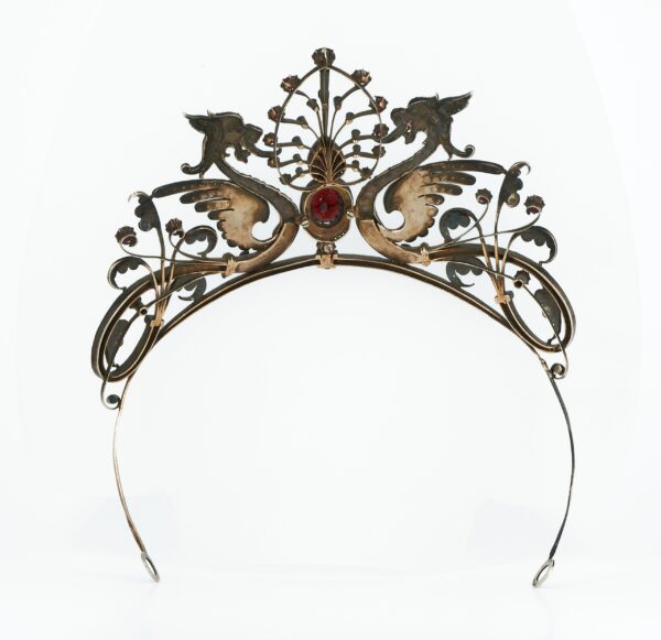 Dragon tiara, inside view. Dragon tiara, inside view.