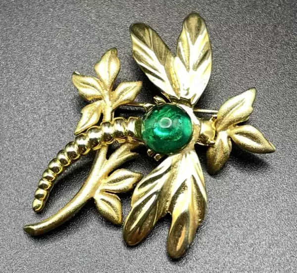 Signed Daria vintage jewelry