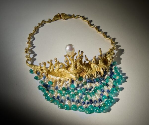 Necklace with emerald beads. Auction at Sotheby's Necklace with emerald beads. Auction at Sotheby's