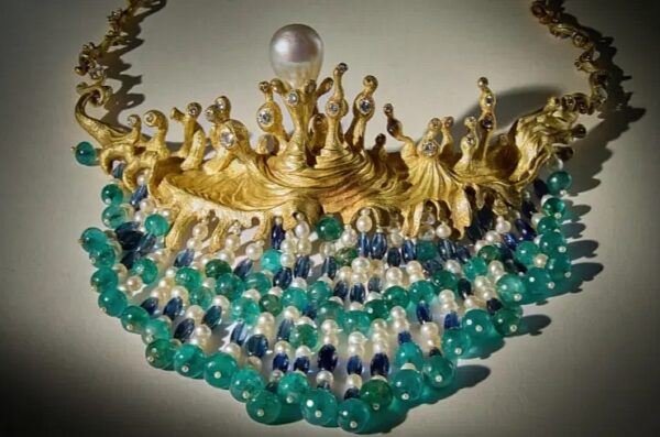 Necklace with emerald beads. Auction at Sotheby's2