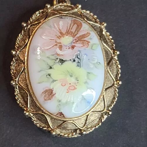 Vintage 1950s Luzier Perfume Locket Pendant, 26, Victorian Style Vintage 1950s Luzier Perfume Locket Pendant, 26, Victorian Style
