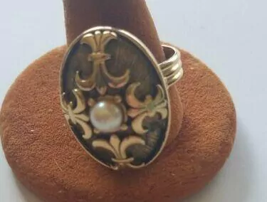 Vintage Luzier Pearl Fleur de Lis Perfume or Poison Ring Vintage Luzier Pearl Fleur de Lis Perfume or Poison Ring