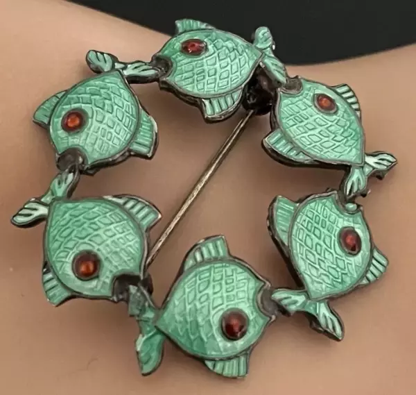 Volmer Bahner Sterling Denmark Circular Enamel School Of Fish Pin Volmer Bahner Sterling Denmark Circular Enamel School Of Fish Pin