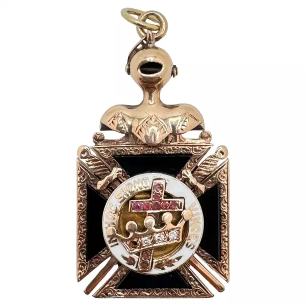14KG Antique Knight's Templar Pendent 14KG Antique Knight's Templar Pendent