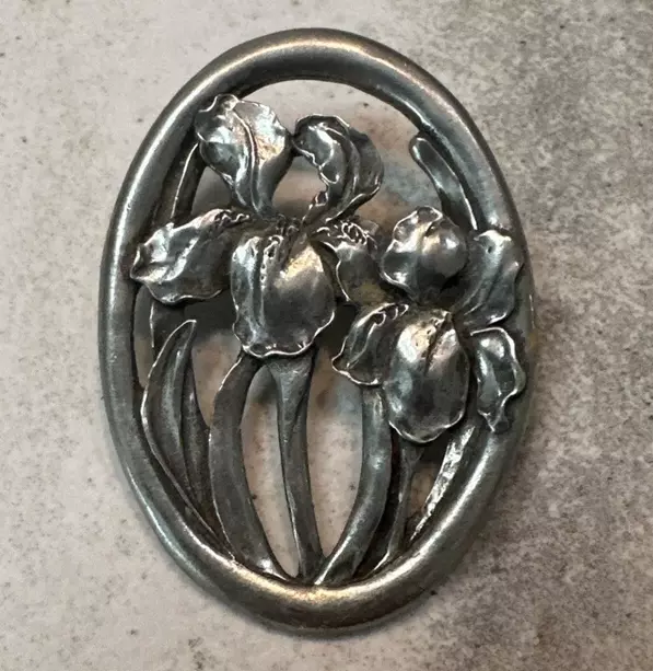 1987 Brooch Pin, Made in Canada, Pre owned VG Cond. 1987 Brooch Pin, Made in Canada, Pre owned VG Cond.