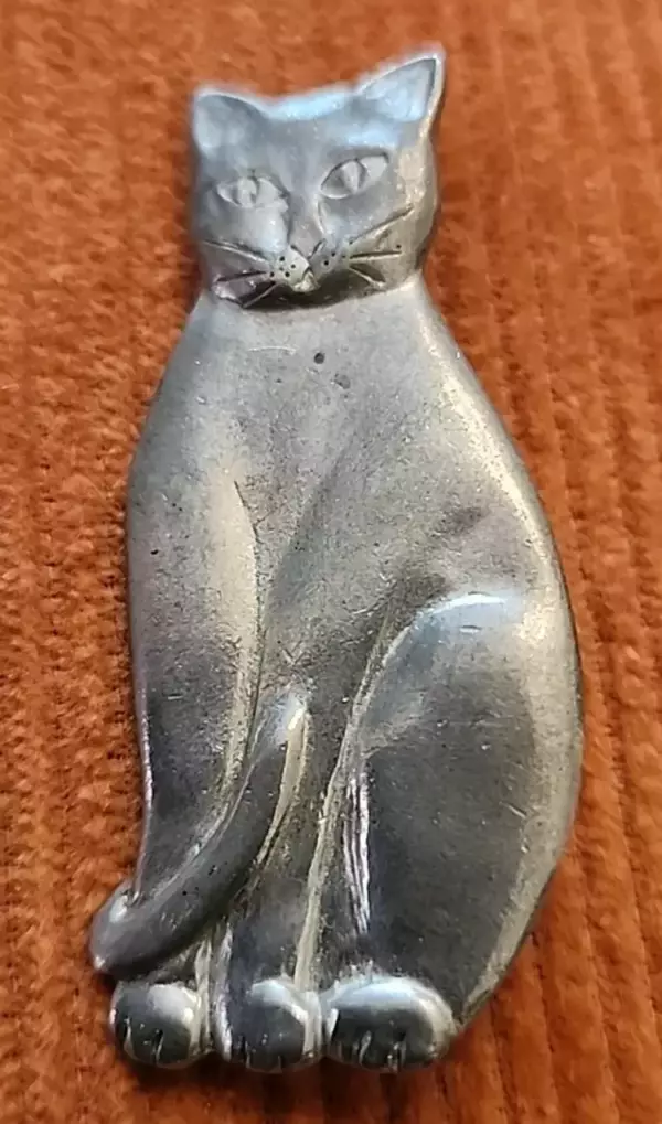 2.54 Cat Pin Brooch. 2.54 Cat Pin Brooch.