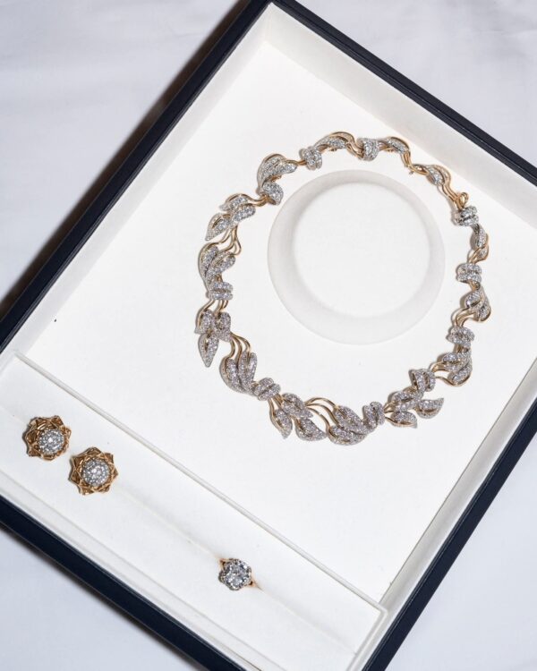 Jean Schlumberger's exquisite creations are among the most exquisite in the world. Jean Schlumberger's exquisite creations are among the most exquisite in the world.
