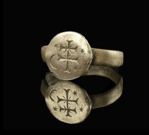 Knights Templar ring with a patriarchal cross, 12th 13th century AD.2 Knights Templar ring with a patriarchal cross, 12th 13th century AD.2