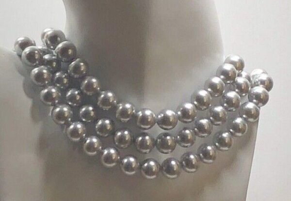 Pearl Necklace 12 mm Silver Gray Box Insert Clasp. Pearl Necklace 12 mm Silver Gray Box Insert Clasp.