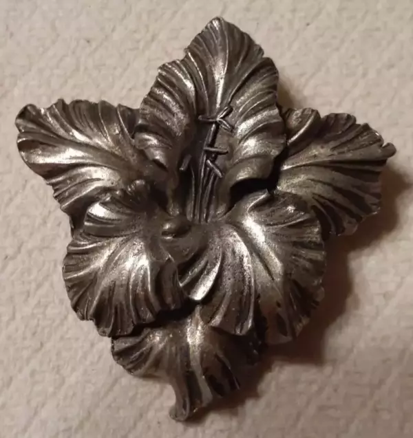 Seagull Pewter Canada Orchid Iris Flower Brooch Pin Signed 2006. Seagull Pewter Canada Orchid Iris Flower Brooch Pin Signed 2006.