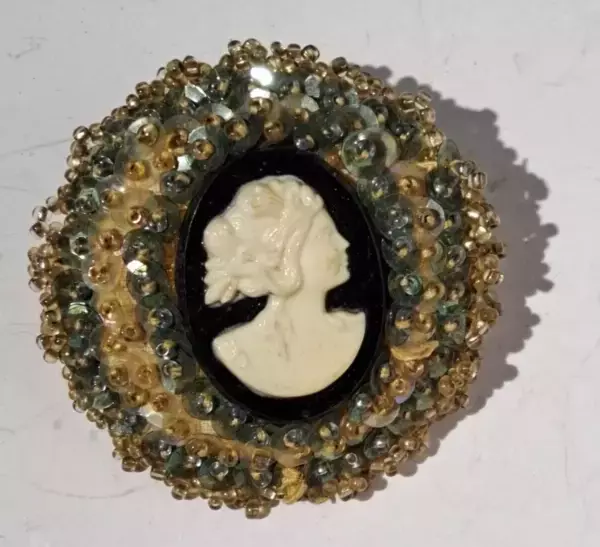 VINTAGE SEQUIN BEAD CAMEO PIN BROOCH GRANNY CORE.
