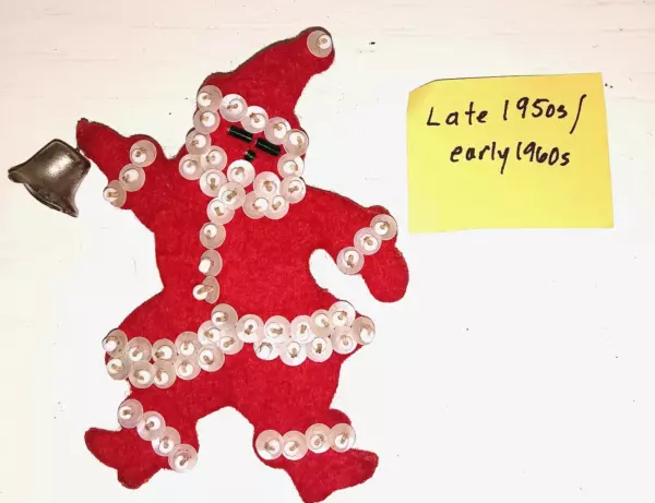 Vintage 1950's Santa Claus Christmas Felt & Sequin Brooch Pin.