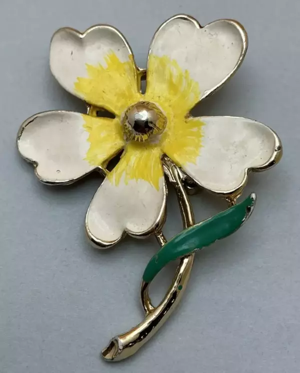 Vintage 1987 Costume Jewelry Brooch White Yellow 4 Leaf Clover.