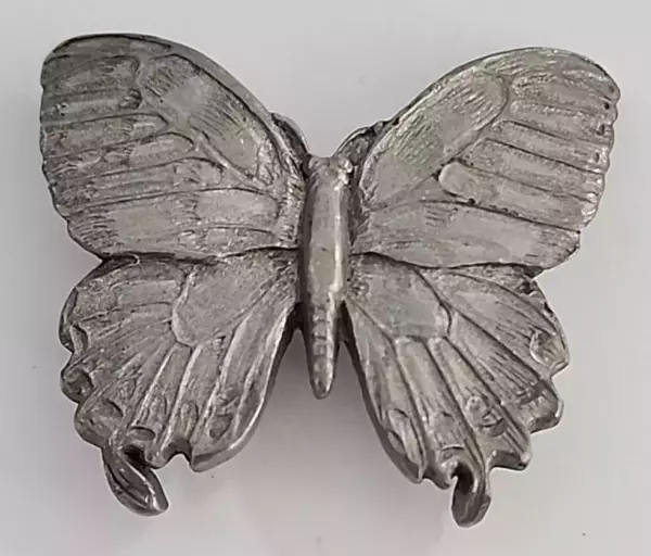 Vintage 1991 Butterfly pin brooch Canada. Vintage 1991 Butterfly pin brooch Canada.