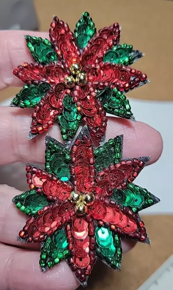 Vintage Green & Red Sequin Poinsettia Christmas Clip Earrings.