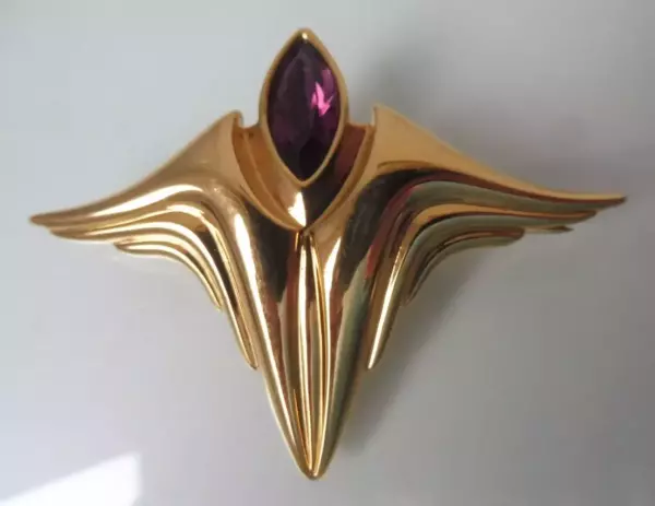 Nurse pin, very nice large brooch, gold with stone. Nurse pin, very nice large brooch, gold with stone.